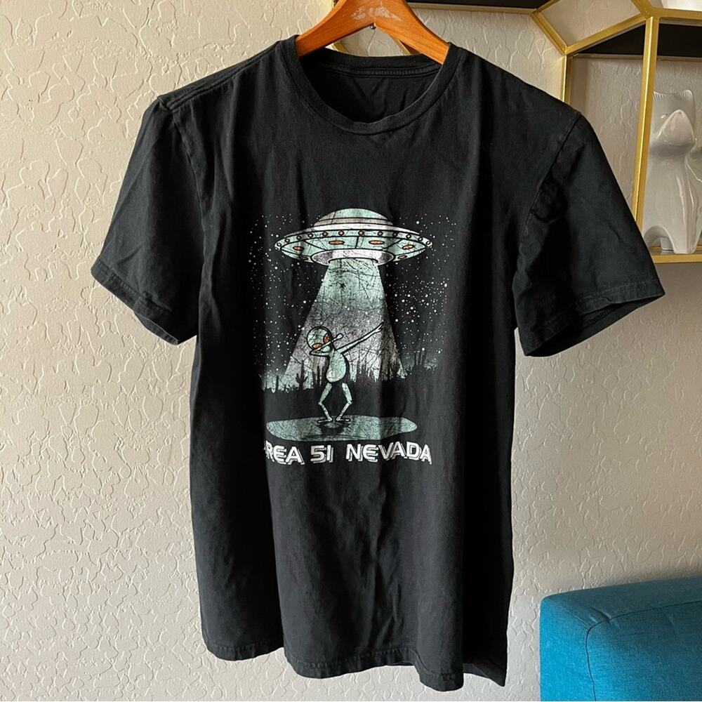 Area 51 Nevada aliens spaceship graphic tee shirt womens medium M
